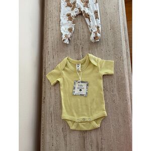 NWT Kate Quinn NB ribbed short sleeve bodysuit